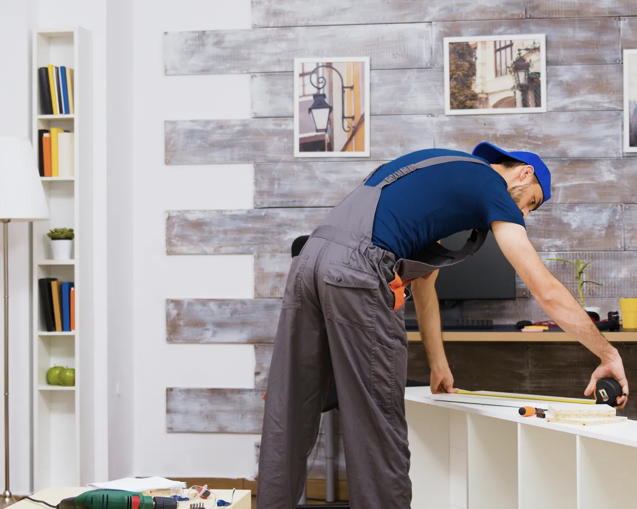 Furniture Assembly Worker Fixing