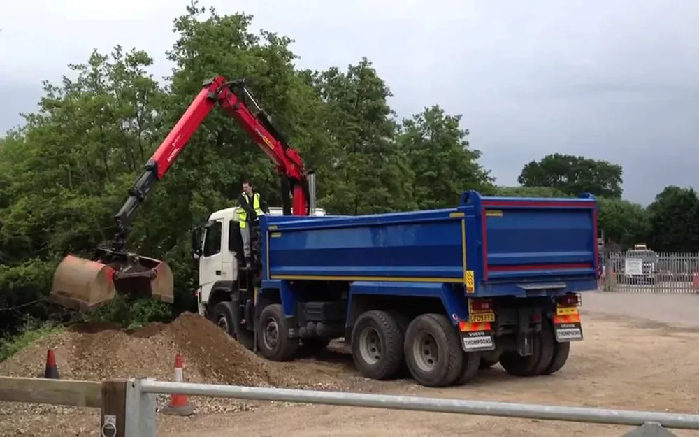 Grab Hire vs Skip Hire